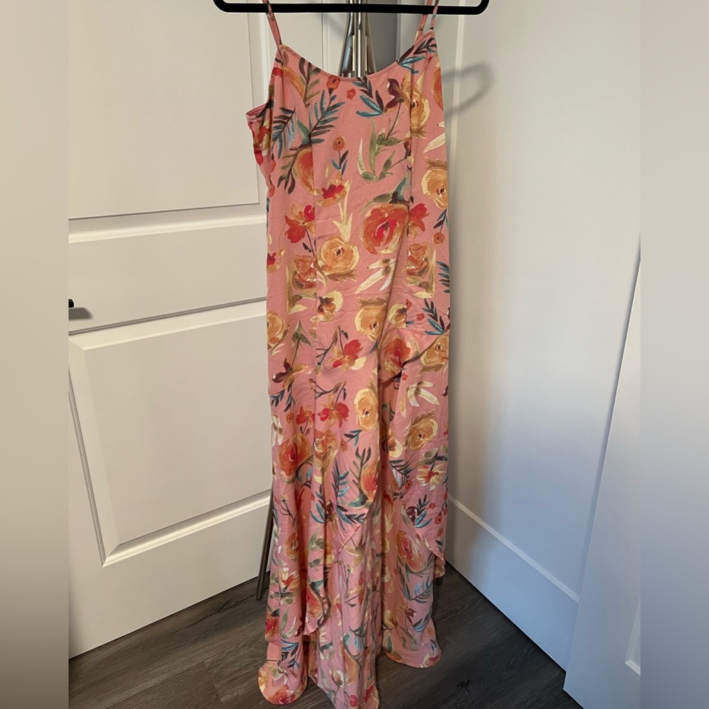 Maxi dress with high slit